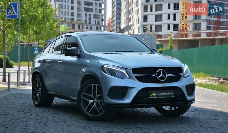 Позашляховик / Кросовер Mercedes-Benz GLE-Class 2016 в 