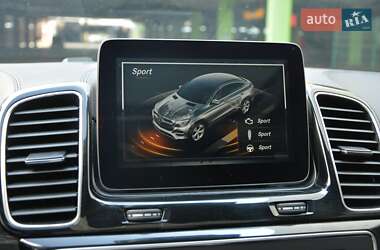 Позашляховик / Кросовер Mercedes-Benz GLE-Class 2016 в 