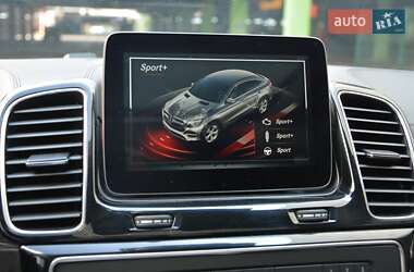 Позашляховик / Кросовер Mercedes-Benz GLE-Class 2016 в 