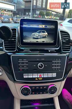 Внедорожник / Кроссовер Mercedes-Benz GLE-Class 2016 в 