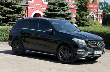 Внедорожник / Кроссовер Mercedes-Benz GLE-Class 2016 в 