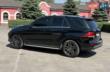 Внедорожник / Кроссовер Mercedes-Benz GLE-Class 2016 в 
