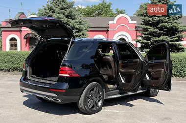 Внедорожник / Кроссовер Mercedes-Benz GLE-Class 2016 в 