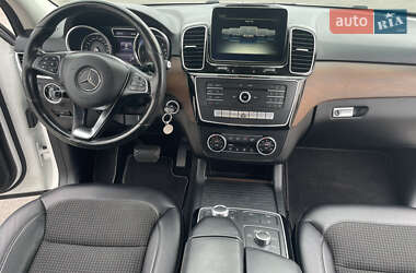 Внедорожник / Кроссовер Mercedes-Benz GLE-Class 2016 в 