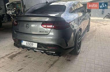 Внедорожник / Кроссовер Mercedes-Benz GLE-Class 2016 в 
