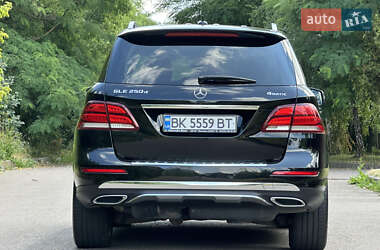 Внедорожник / Кроссовер Mercedes-Benz GLE-Class 2017 в 