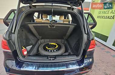 Позашляховик / Кросовер Mercedes-Benz GLE-Class 2016 в 