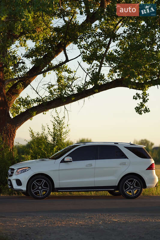 Внедорожник / Кроссовер Mercedes-Benz GLE-Class 2016 в Луцке