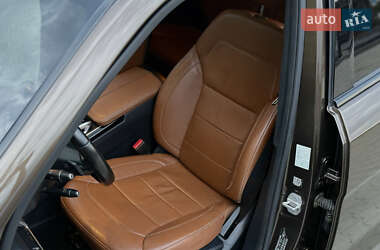 Внедорожник / Кроссовер Mercedes-Benz GLE-Class 2016 в 