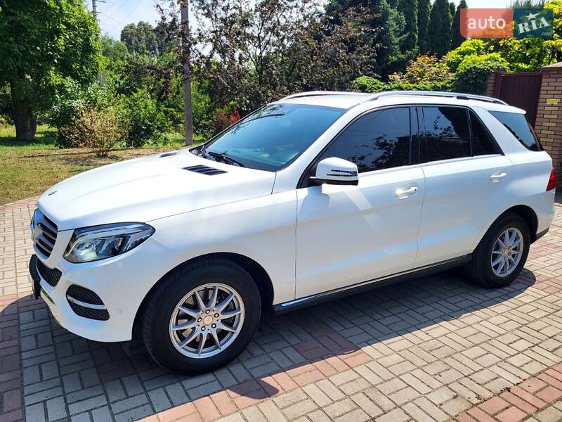 Внедорожник / Кроссовер Mercedes-Benz GLE-Class 2015 в 