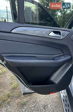 Внедорожник / Кроссовер Mercedes-Benz GLE-Class 2016 в 