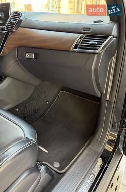 Позашляховик / Кросовер Mercedes-Benz GLE-Class 2015 в  фото 17 Позашляховик / Кросовер Mercedes-Benz GLE-Class 2015 в