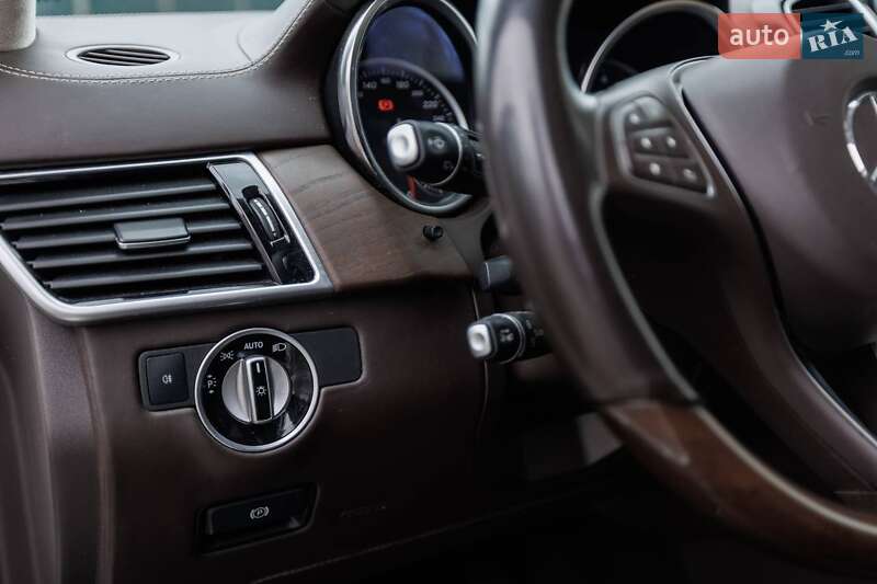 Внедорожник / Кроссовер Mercedes-Benz GLE-Class 2016 в Брошневе