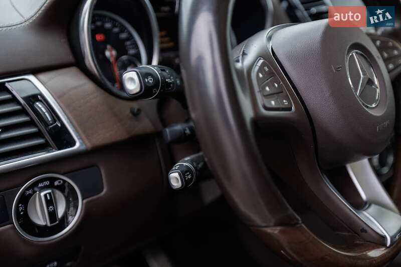 Внедорожник / Кроссовер Mercedes-Benz GLE-Class 2016 в Брошневе