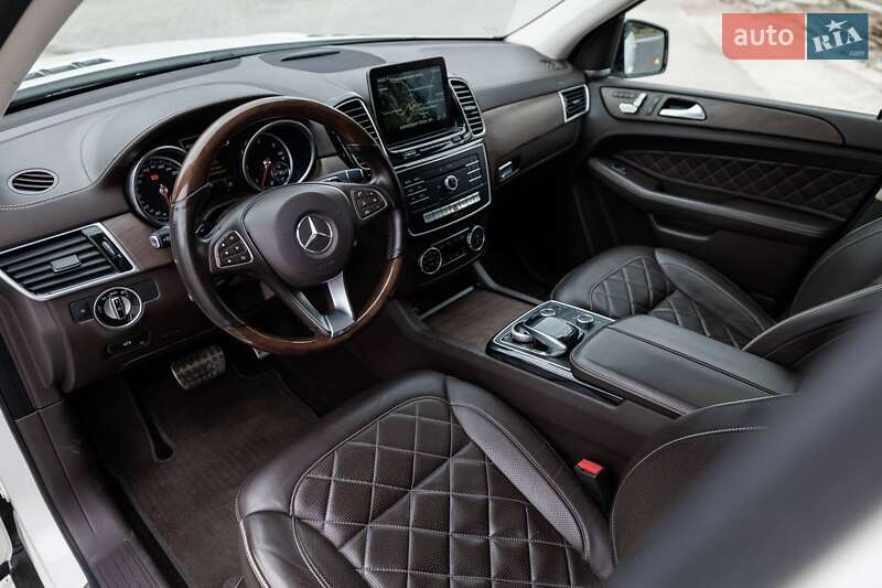 Внедорожник / Кроссовер Mercedes-Benz GLE-Class 2016 в Брошневе