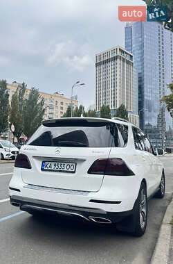 Внедорожник / Кроссовер Mercedes-Benz GLE-Class 2016 в 