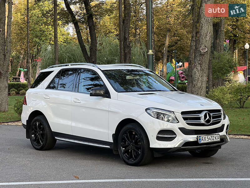Внедорожник / Кроссовер Mercedes-Benz GLE-Class 2015 в 