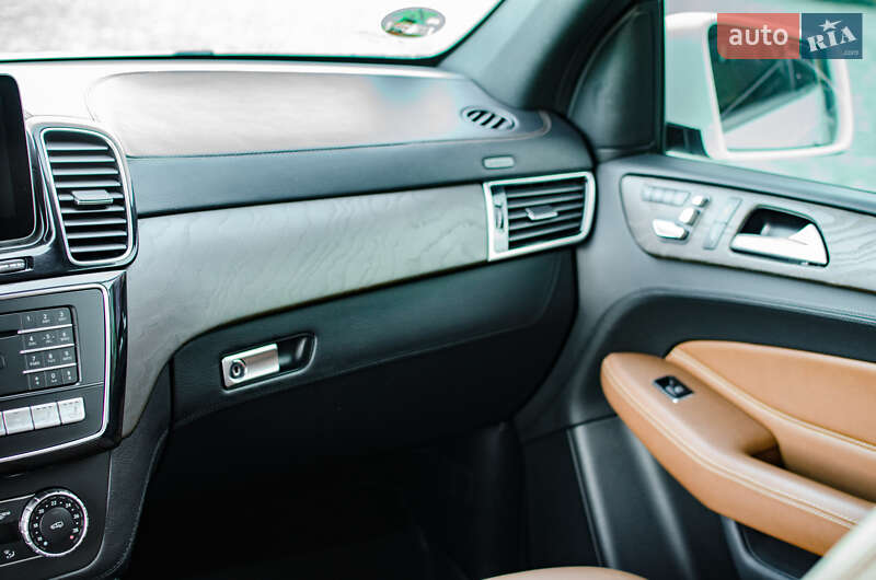 Внедорожник / Кроссовер Mercedes-Benz GLE-Class 2016 в Днепре