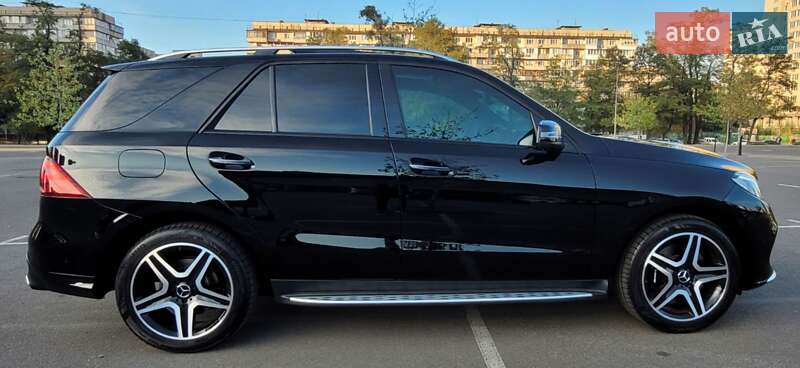 Позашляховик / Кросовер Mercedes-Benz GLE-Class 2017 в Києві фото 16 Позашляховик / Кросовер Mercedes-Benz GLE-Class 2017 в Києві