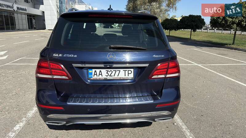 Позашляховик / Кросовер Mercedes-Benz GLE-Class 2018 в 