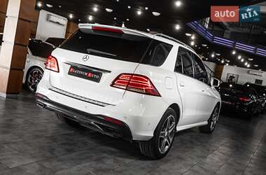 Позашляховик / Кросовер Mercedes-Benz GLE-Class 2016 в 