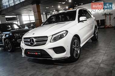 Позашляховик / Кросовер Mercedes-Benz GLE-Class 2016 в 