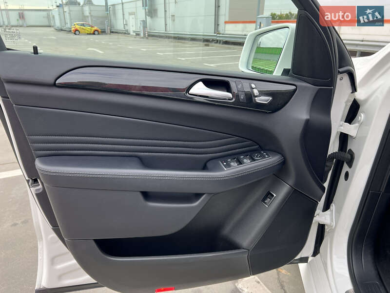 Позашляховик / Кросовер Mercedes-Benz GLE-Class 2016 в Києві фото 22 Позашляховик / Кросовер Mercedes-Benz GLE-Class 2016 в Києві