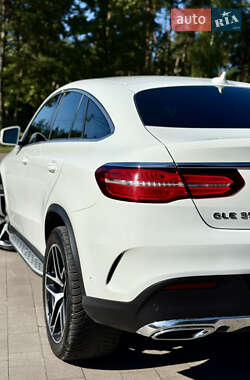 Внедорожник / Кроссовер Mercedes-Benz GLE-Class 2016 в 