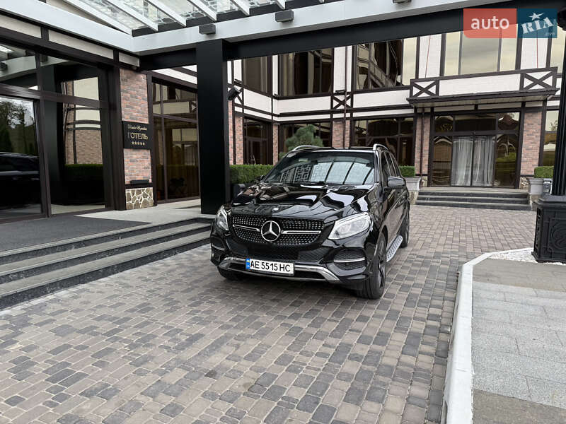 Внедорожник / Кроссовер Mercedes-Benz GLE-Class 2016 в Днепре фото 34 Внедорожник / Кроссовер Mercedes-Benz GLE-Class 2016 в Днепре