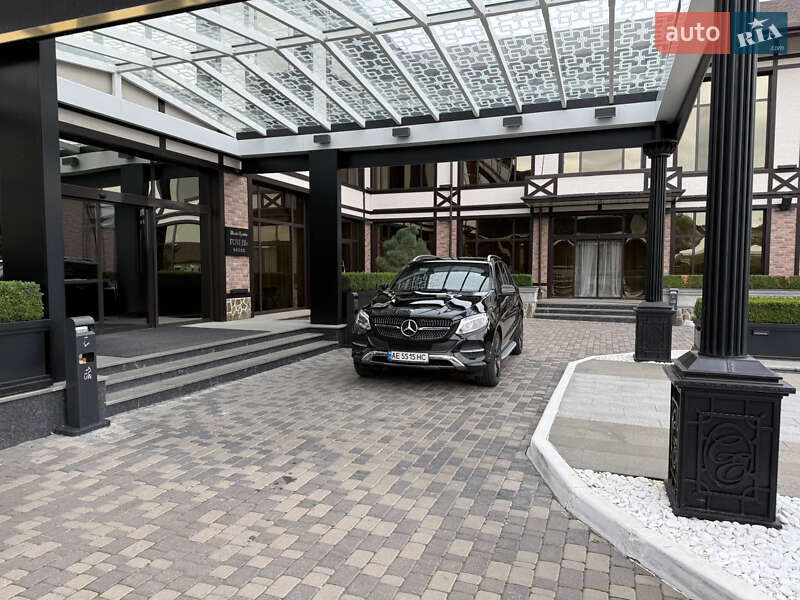 Внедорожник / Кроссовер Mercedes-Benz GLE-Class 2016 в Днепре фото 38 Внедорожник / Кроссовер Mercedes-Benz GLE-Class 2016 в Днепре
