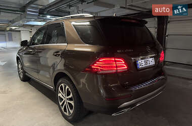 Внедорожник / Кроссовер Mercedes-Benz GLE-Class 2016 в 