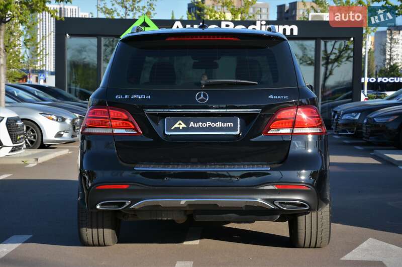 Внедорожник / Кроссовер Mercedes-Benz GLE-Class 2016 в Киеве