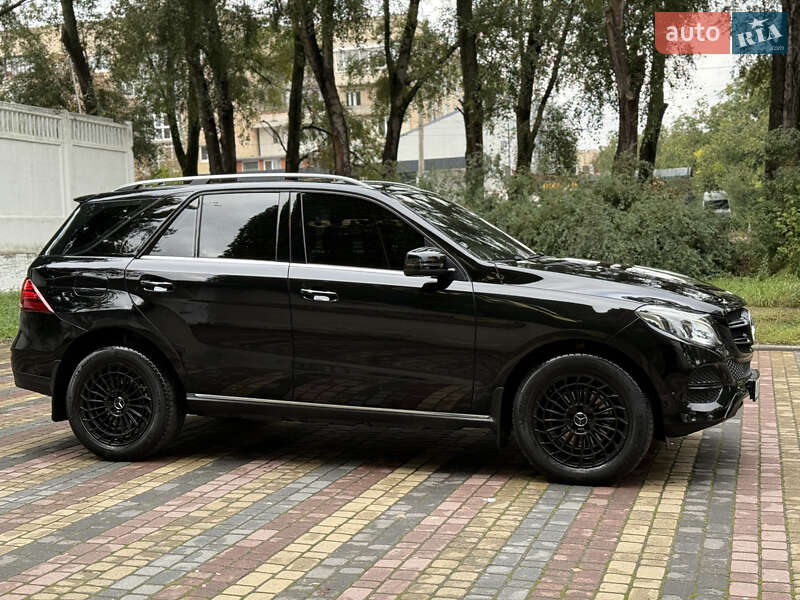 Позашляховик / Кросовер Mercedes-Benz GLE-Class 2016 в Чернівцях фото 3 Позашляховик / Кросовер Mercedes-Benz GLE-Class 2016 в Чернівцях