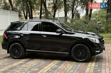 Внедорожник / Кроссовер Mercedes-Benz GLE-Class 2016 в 