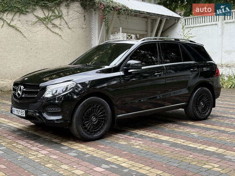 Позашляховик / Кросовер Mercedes-Benz GLE-Class 2016 в Чернівцях фото 11 Позашляховик / Кросовер Mercedes-Benz GLE-Class 2016 в Чернівцях