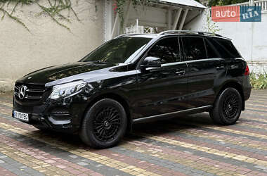 Внедорожник / Кроссовер Mercedes-Benz GLE-Class 2016 в 