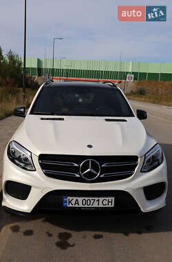 Позашляховик / Кросовер Mercedes-Benz GLE-Class 2017 в 