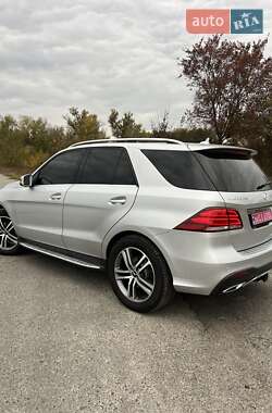 Внедорожник / Кроссовер Mercedes-Benz GLE-Class 2016 в 