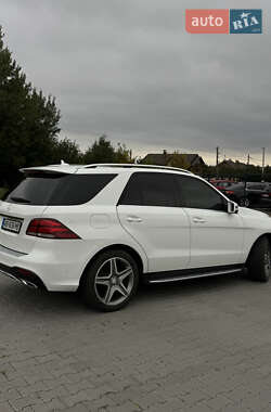 Внедорожник / Кроссовер Mercedes-Benz GLE-Class 2016 в 