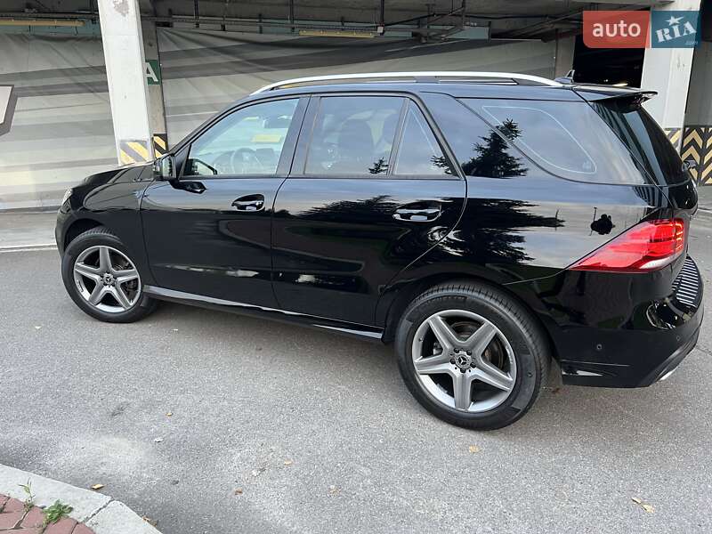 Внедорожник / Кроссовер Mercedes-Benz GLE-Class 2017 в 