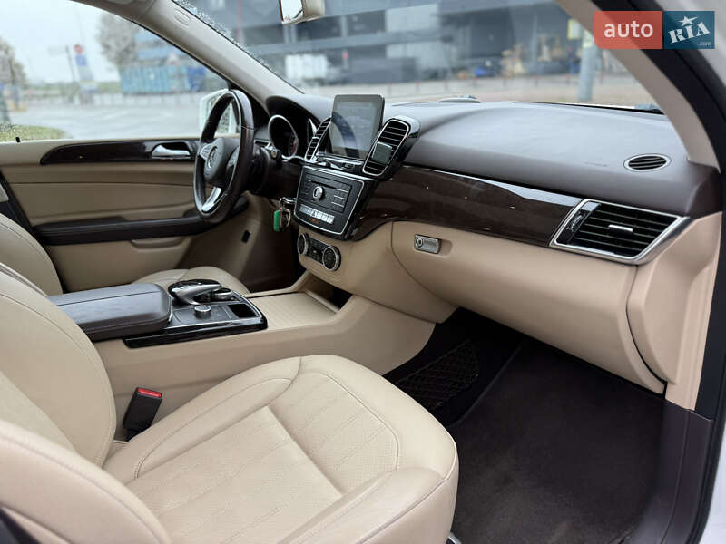 Позашляховик / Кросовер Mercedes-Benz GLE-Class 2016 в Києві фото 16 Позашляховик / Кросовер Mercedes-Benz GLE-Class 2016 в Києві