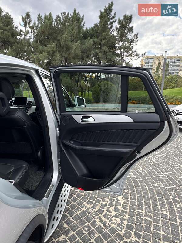 Позашляховик / Кросовер Mercedes-Benz GLE-Class 2016 в Дніпрі фото 25 Позашляховик / Кросовер Mercedes-Benz GLE-Class 2016 в Дніпрі