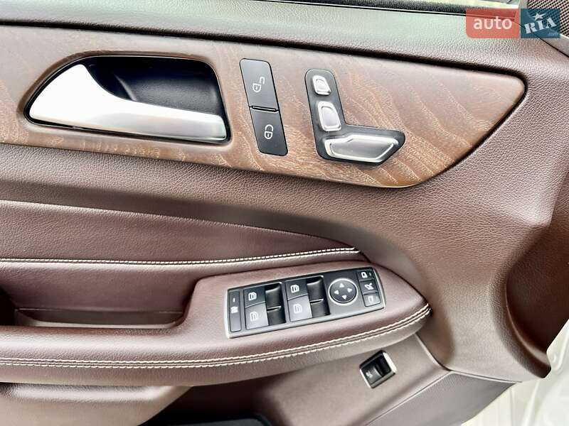 Внедорожник / Кроссовер Mercedes-Benz GLE-Class 2016 в Киеве фото 22 Внедорожник / Кроссовер Mercedes-Benz GLE-Class 2016 в Киеве