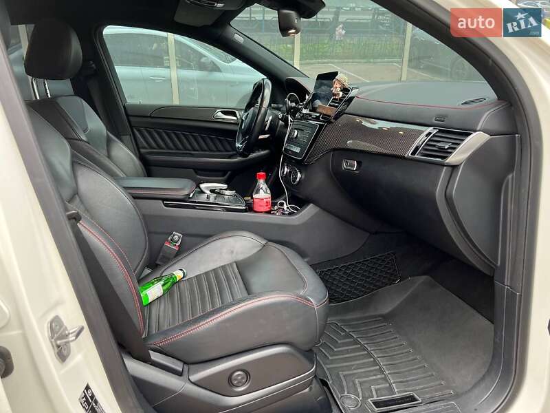 Позашляховик / Кросовер Mercedes-Benz GLE-Class 2017 в Києві фото 10 Позашляховик / Кросовер Mercedes-Benz GLE-Class 2017 в Києві