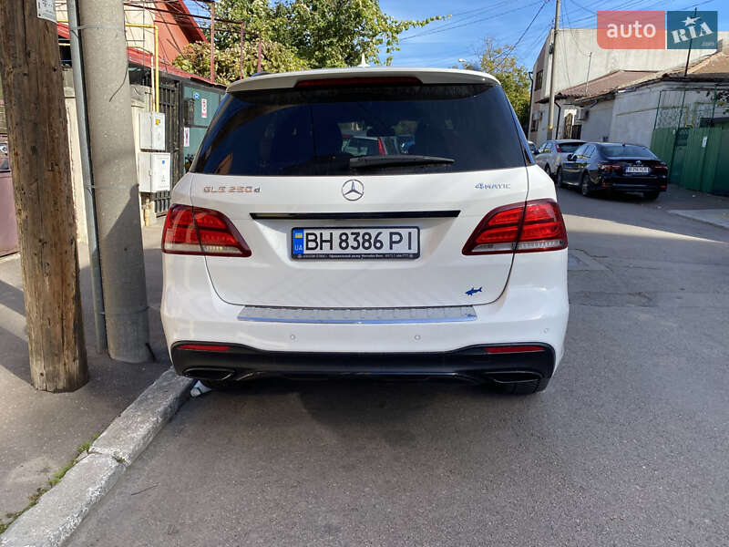 Позашляховик / Кросовер Mercedes-Benz GLE-Class 2017 в Одесі фото 5 Позашляховик / Кросовер Mercedes-Benz GLE-Class 2017 в Одесі
