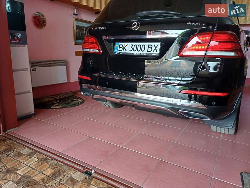 Внедорожник / Кроссовер Mercedes-Benz GLE-Class 2017 в Сарнах