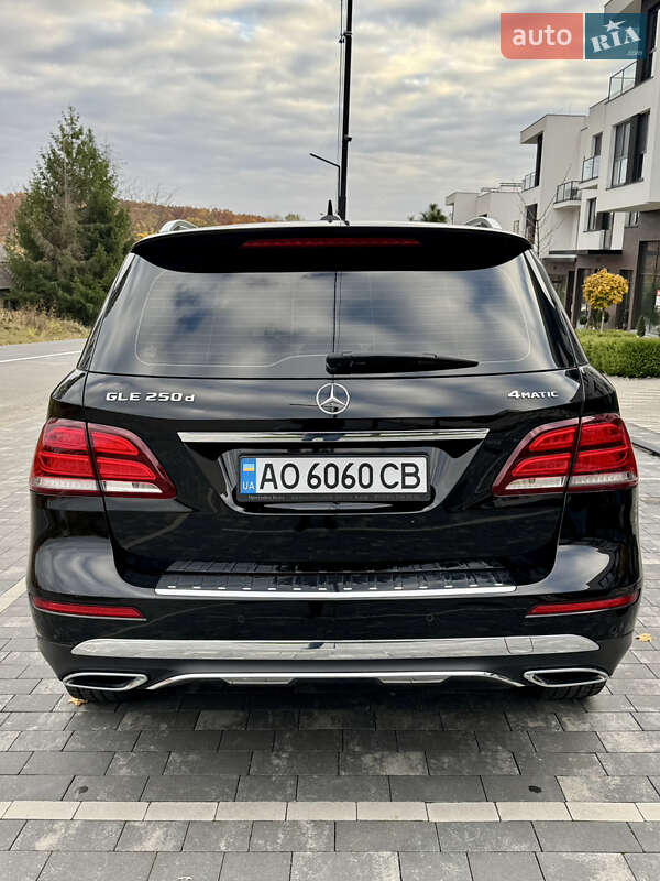 Позашляховик / Кросовер Mercedes-Benz GLE-Class 2017 в Ужгороді фото 10 Позашляховик / Кросовер Mercedes-Benz GLE-Class 2017 в Ужгороді