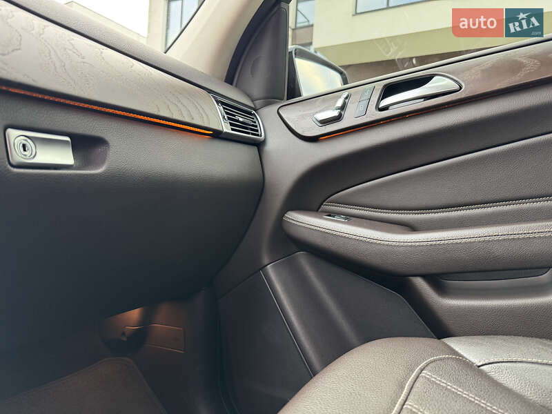 Позашляховик / Кросовер Mercedes-Benz GLE-Class 2017 в Ужгороді фото 29 Позашляховик / Кросовер Mercedes-Benz GLE-Class 2017 в Ужгороді