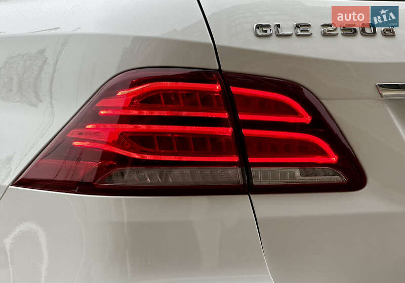Позашляховик / Кросовер Mercedes-Benz GLE-Class 2017 в Києві фото 14 Позашляховик / Кросовер Mercedes-Benz GLE-Class 2017 в Києві