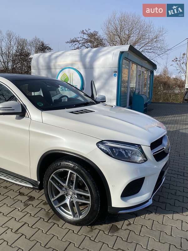 Позашляховик / Кросовер Mercedes-Benz GLE-Class 2015 в Чернівцях